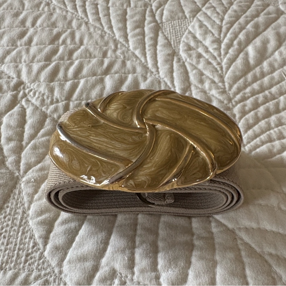 Vintage Day-Lor Enamel Gold and Tan Belt